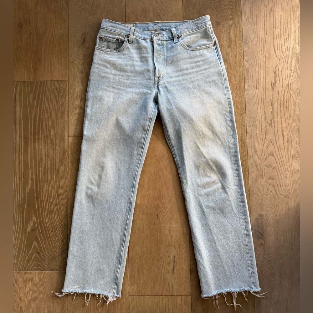 Levi’s 90s Straight raw hem